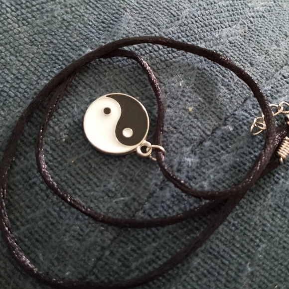Yin Yang Necklace - Picture 3 of 3